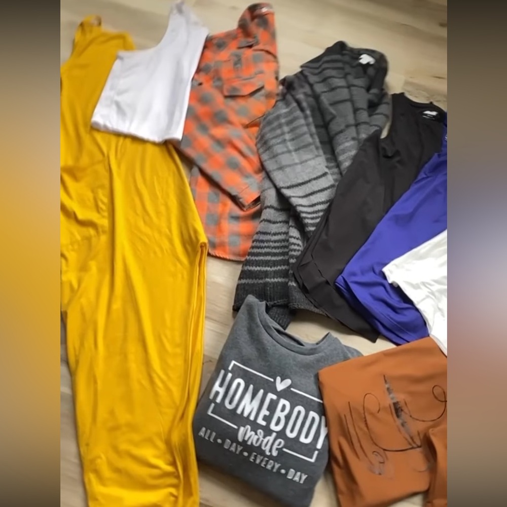 CLOSET CLEAN OUT!!  9️⃣ PIECE Bundle!! Quick wardrobe freshen up!!🔥
